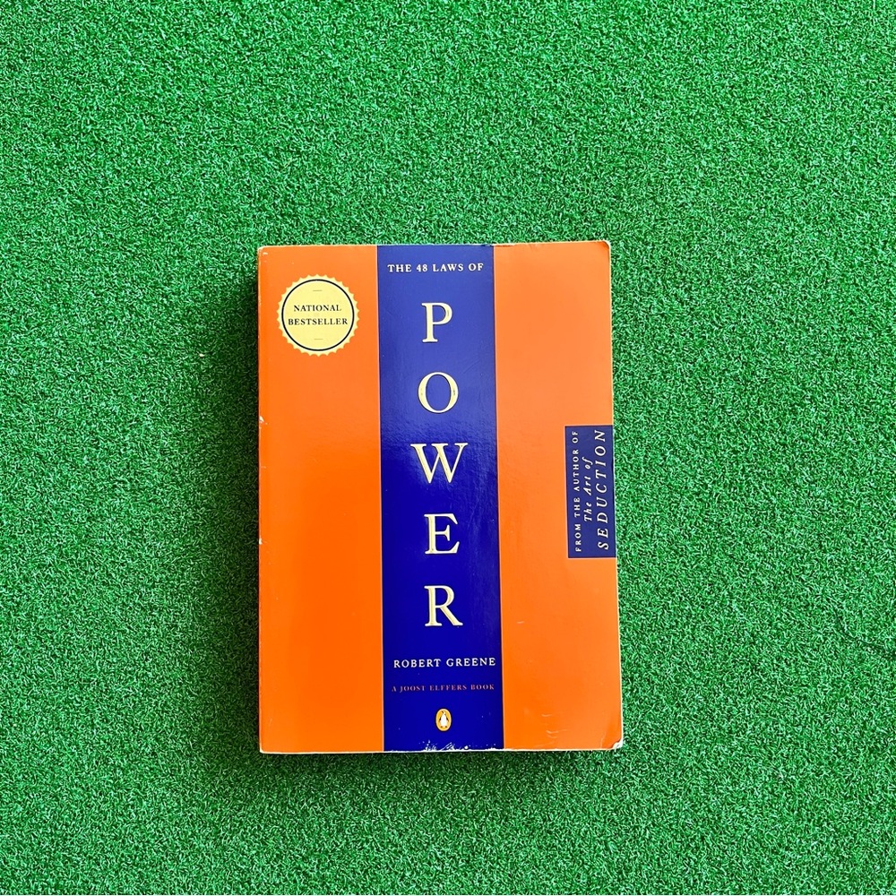 The 48 Laws of Power by Robert Greene Paperback